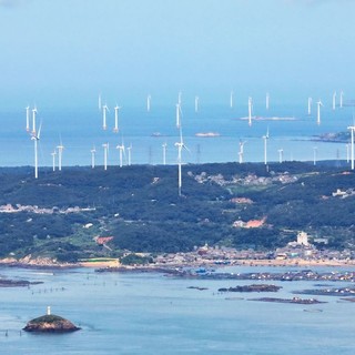 Cina, obiettivo produzione di energia da fonti non fossili al 50% entro il 2030