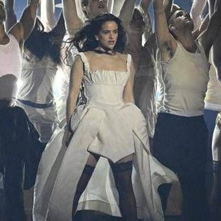 Rosalía sta male, interrotto concerto a Milano Rosalía sta male, interrotto concerto a Milano