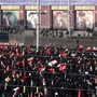 Iran, iniziati i funerali di Khamenei: slogan contro Usa e Israele a Teheran Iran, iniziati i funerali di Khamenei: slogan contro Usa e Israele a Teheran