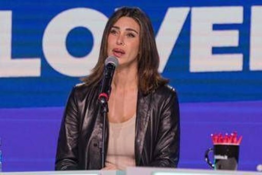 Belen Rodriguez attacca dopo vacanza in Sardegna: "Un bel vaffa..." Belen Rodriguez attacca dopo vacanza in Sardegna: "Un bel vaffa..."