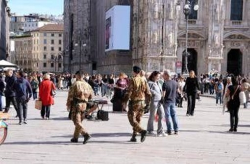 Allerta cortei, oggi manifestazioni in tutta Italia: 150 perquisizioni a Milano e in altre 20 città, piazze blindate