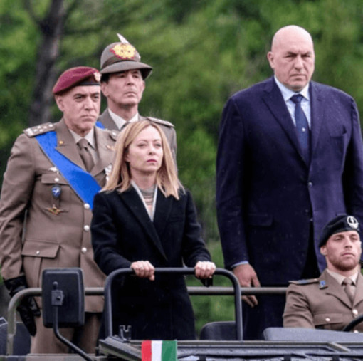 Meloni bacchetta l'Università di Bologna: "Inaccettabile il no al corso di Filosofia per gli Ufficiali' Meloni bacchetta l'Università di Bologna: "Inaccettabile il no al corso di Filosofia per gli Ufficiali'