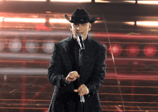 Sanremo 2026, J-Ax chi è: in gara con il brano 'Italia starter pack' Sanremo 2026, J-Ax chi è: in gara con il brano 'Italia starter pack'