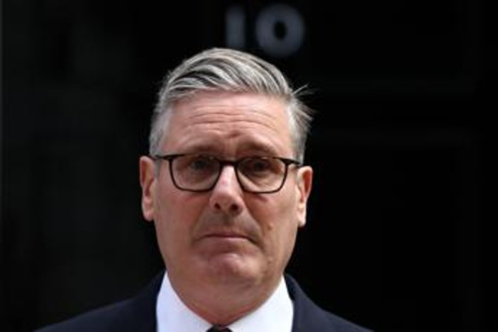 Starmer si commuove: "Torno a fare il marito e il padre"