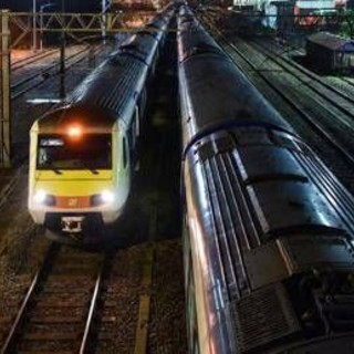 &quot;Il ponte crolla, stop ai treni&quot;: allarme in Inghilterra per una foto fake