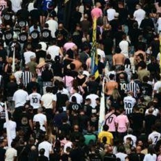 Curva Juve di spalle durante minuto di silenzio per Mazzola, cosa rischiano i bianconeri Curva Juve di spalle durante minuto di silenzio per Mazzola, cosa rischiano i bianconeri