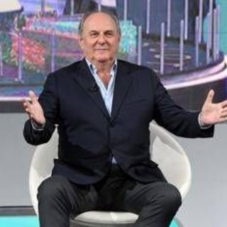 Errore a "La Ruota della Fortuna": Gerry Scotti richiama due concorrenti in studio e chiede scusa