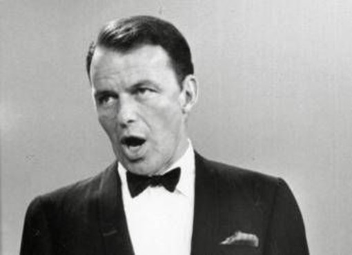 Frank Sinatra superdotato? Paul Anka e quelle volte insieme in sauna: ecco la verità Frank Sinatra superdotato? Paul Anka e quelle volte insieme in sauna: ecco la verità