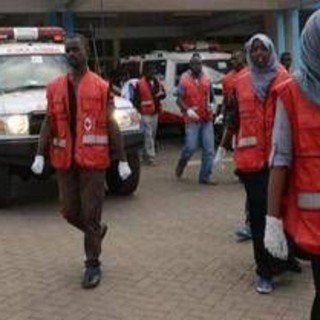 Disastro aereo in Kenya: precipita elicottero, morti sette turisti Disastro aereo in Kenya: precipita elicottero, morti sette turisti