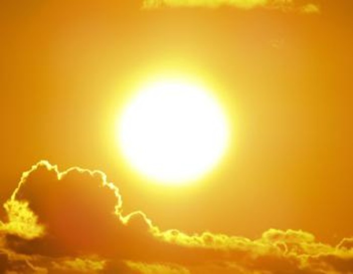 Caldo record, domenica bollente: raffica di bollini rossi sull'Italia