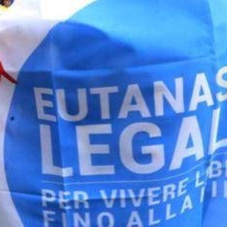 Nuovo suicidio assistito in Italia, in Lombardia muore 55enne affetto da sclerosi multipla Nuovo suicidio assistito in Italia, in Lombardia muore 55enne affetto da sclerosi multipla