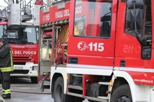 Pontedera, donna muore in incendio in un appartamento: evacuati altri condomini