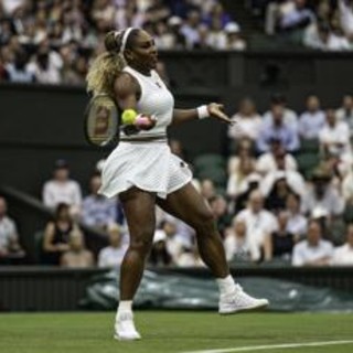 Wimbledon, Serena Williams costretta a ritirarsi dal doppio