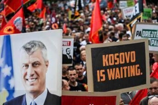 Kosovo, ex presidente Thaci condannato a 25 anni all'Aia per crimini di guerra Kosovo, ex presidente Thaci condannato a 25 anni all'Aia per crimini di guerra