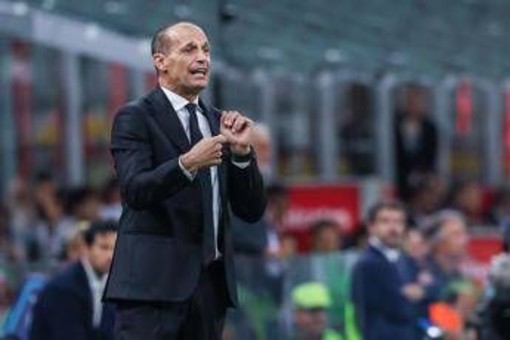 Allegri: "Nessuna rivincita con la Juve, si giocherà lo scudetto fino alla fine". Poi la battuta sulla panchina