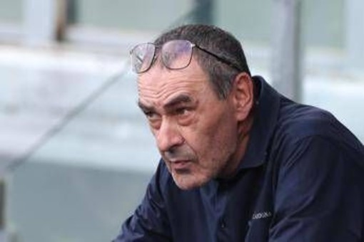 Lazio, Sarri ai saluti? "Ho un contratto, vediamo. Nessun dialogo con società su cose importanti" Lazio, Sarri ai saluti? "Ho un contratto, vediamo. Nessun dialogo con società su cose importanti"