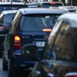 Bollo auto abolito, la mossa di Meloni: "Via una delle tasse più odiate" Bollo auto abolito, la mossa di Meloni: "Via una delle tasse più odiate"