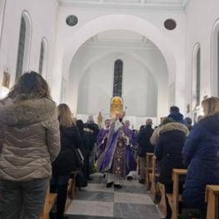 Messa di riparazione nella chiesa profanata a Ostia, cardinale Reina: "Feriti ma ne usciremo più forti" Messa di riparazione nella chiesa profanata a Ostia, cardinale Reina: "Feriti ma ne usciremo più forti"
