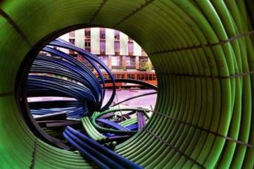 Fibra ottica, lo switch on fa bene al pil e all'occupazione: a che punto siamo? Fibra ottica, lo switch on fa bene al pil e all'occupazione: a che punto siamo?