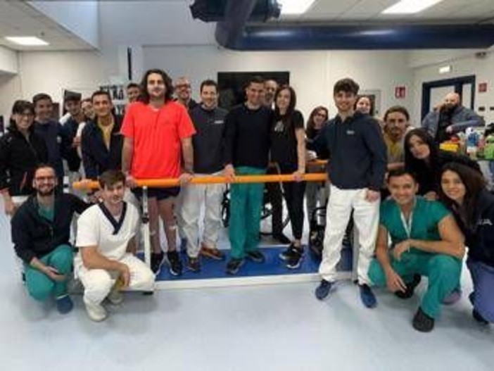 Con una lesione completa al midollo tornano a camminare, il traguardo messo a segno da una ricerca made in Italy Con una lesione completa al midollo tornano a camminare, il traguardo messo a segno da una ricerca made in Italy
