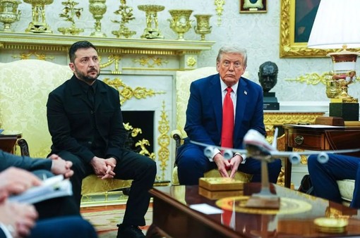 Zelensky “Con Trump telefonata produttiva, può fermare la guerra” Zelensky “Con Trump telefonata produttiva, può fermare la guerra”