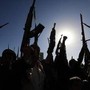 Yemen, Houthi: "Colpita la più grande raffineria dell'Arabia Saudita". Esplosioni a Riad Yemen, Houthi: "Colpita la più grande raffineria dell'Arabia Saudita". Esplosioni a Riad