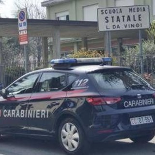 Trescore Balneario, professoressa accoltellata da 13enne: l'aggressione in diretta social e con la maglia 'vendetta' Trescore Balneario, professoressa accoltellata da 13enne: l'aggressione in diretta social e con la maglia 'vendetta'