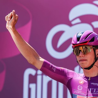 Magnier vince in volata la 18^ tappa, Vingegaard saldamente in rosa