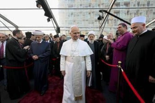 Papa, ultimo giorno in Libano: visita all'ospedale psichiatrico e poi al porto di Beirut