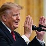 Trump e il mea culpa: "Usa volano e non l'ho spiegato, ho fatto un pessimo lavoro"